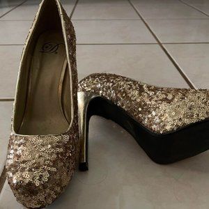 Heart in D womens heels